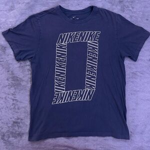 Men’s navy ‘Nike’ t-shirt!